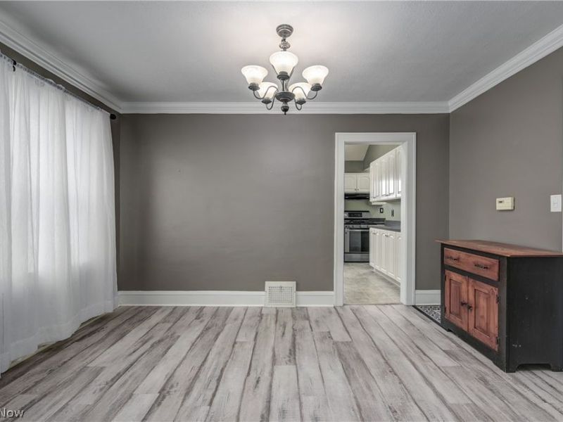 7615 Newport Avenue, Parma, OH 44129 Photo 7