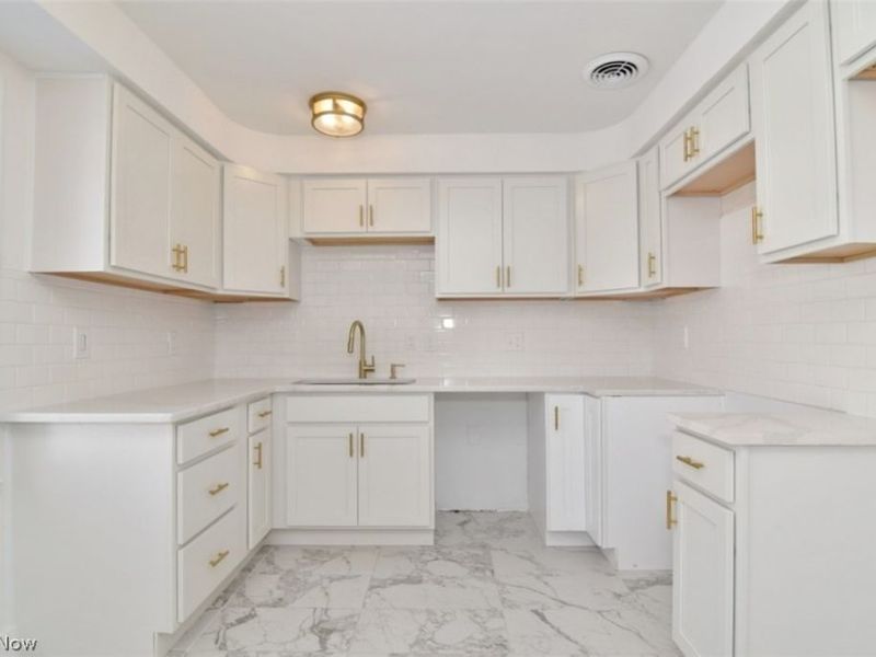 19406 Chagrin Boulevard, Beachwood, OH 44122 Photo 11