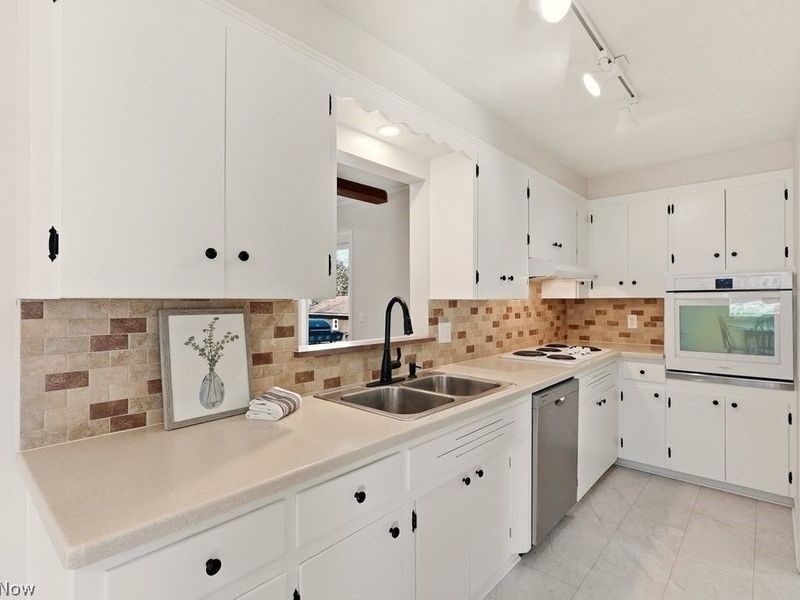 4699 W Bath Road, Akron, OH 44333 Photo 15