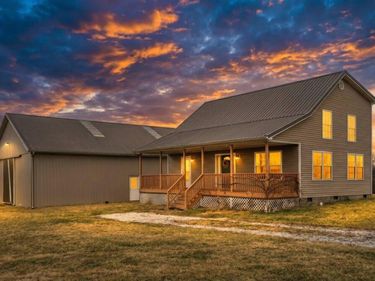 317 Iron Works Road, Paris, KY 40361