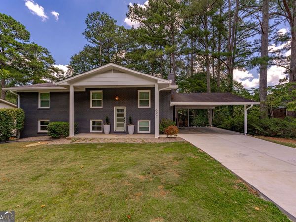 677 Hillandale Circle SW, Marietta, GA 30064