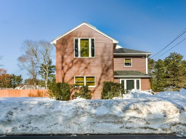 56 Chipaway Rd, Freetown, MA 02717