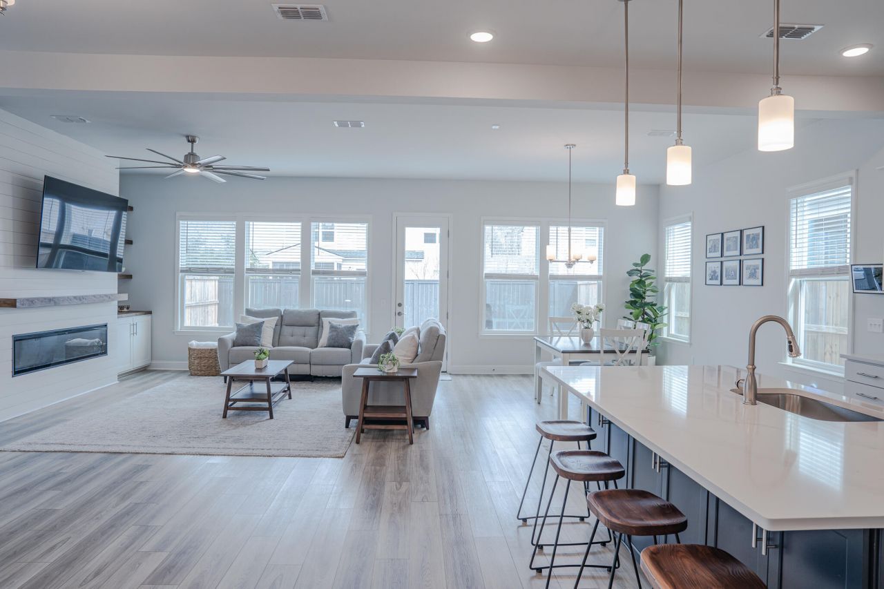 4111 Collins Drive Photo 10