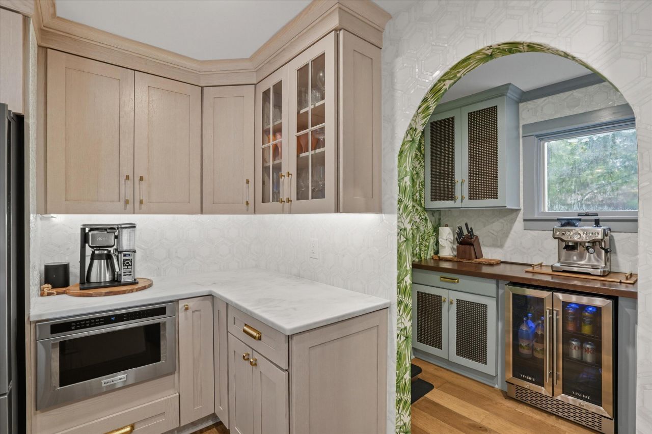 23 Edgewater Alley Photo 12