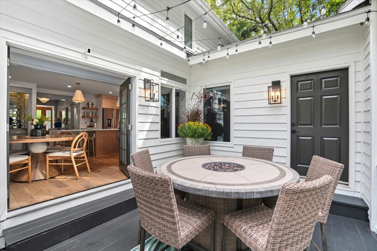 23 Edgewater Alley Photo 18