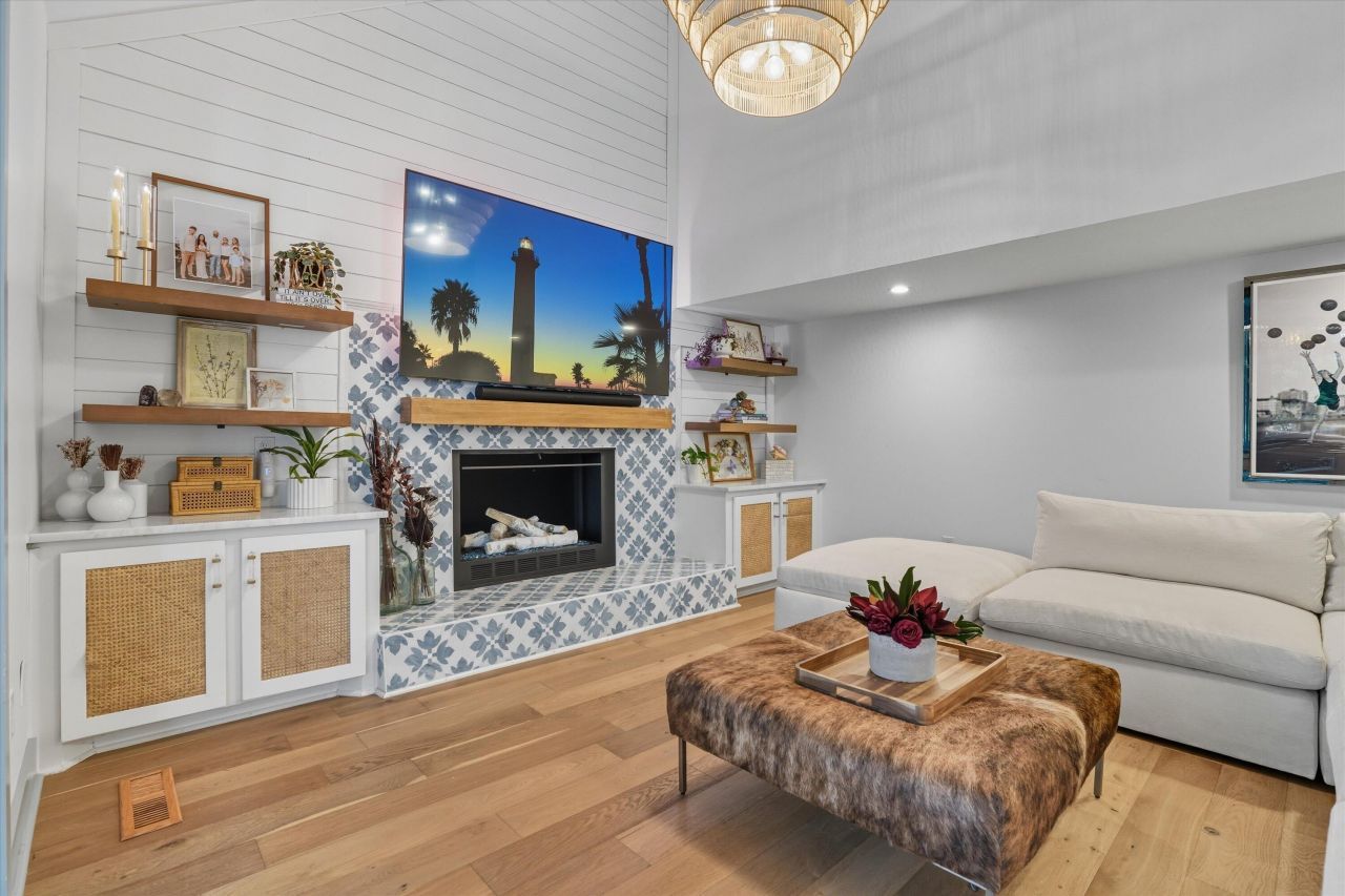 23 Edgewater Alley Photo 24