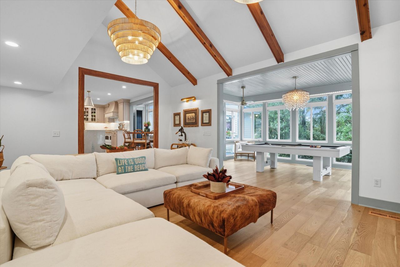 23 Edgewater Alley Photo 26