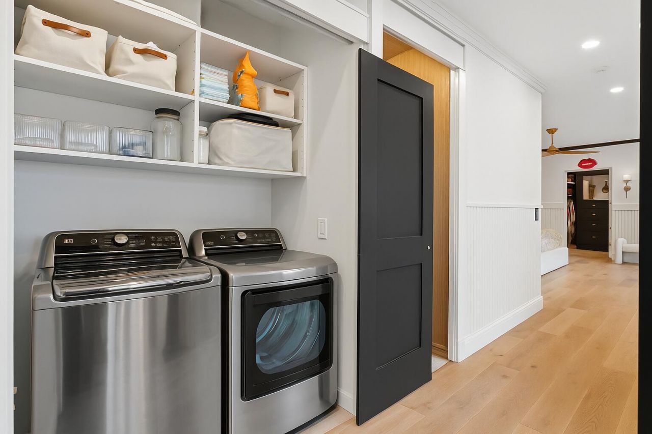 23 Edgewater Alley Photo 31