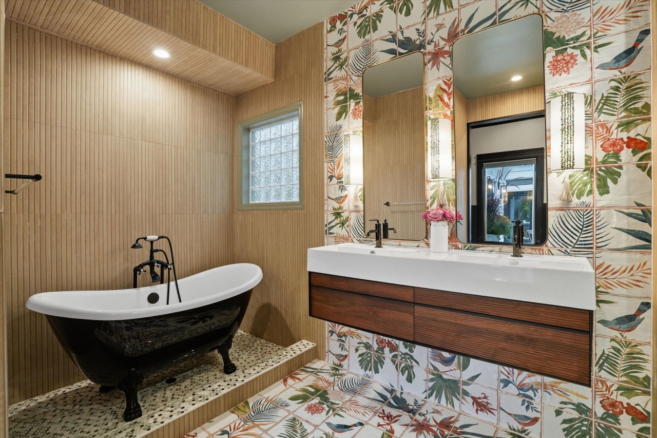 23 Edgewater Alley Photo 36