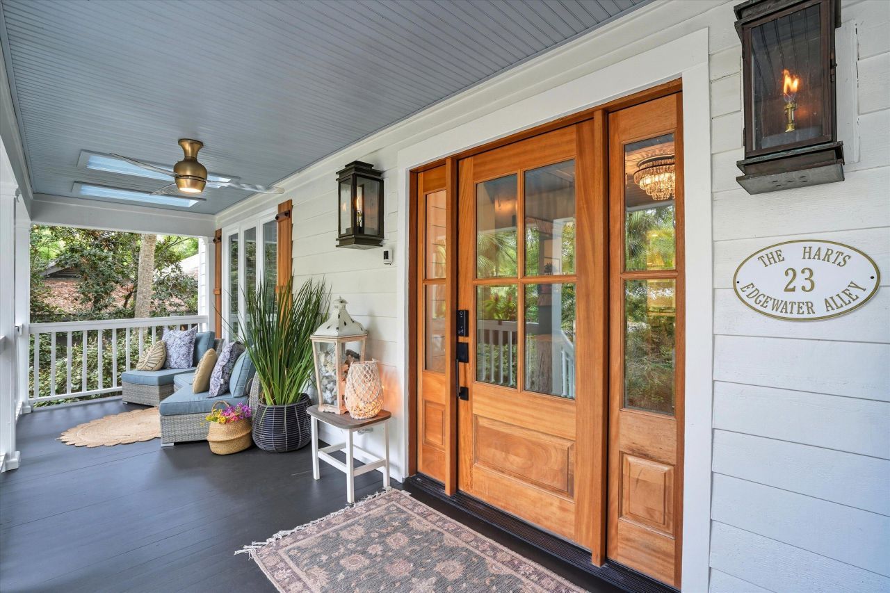 23 Edgewater Alley Photo 4