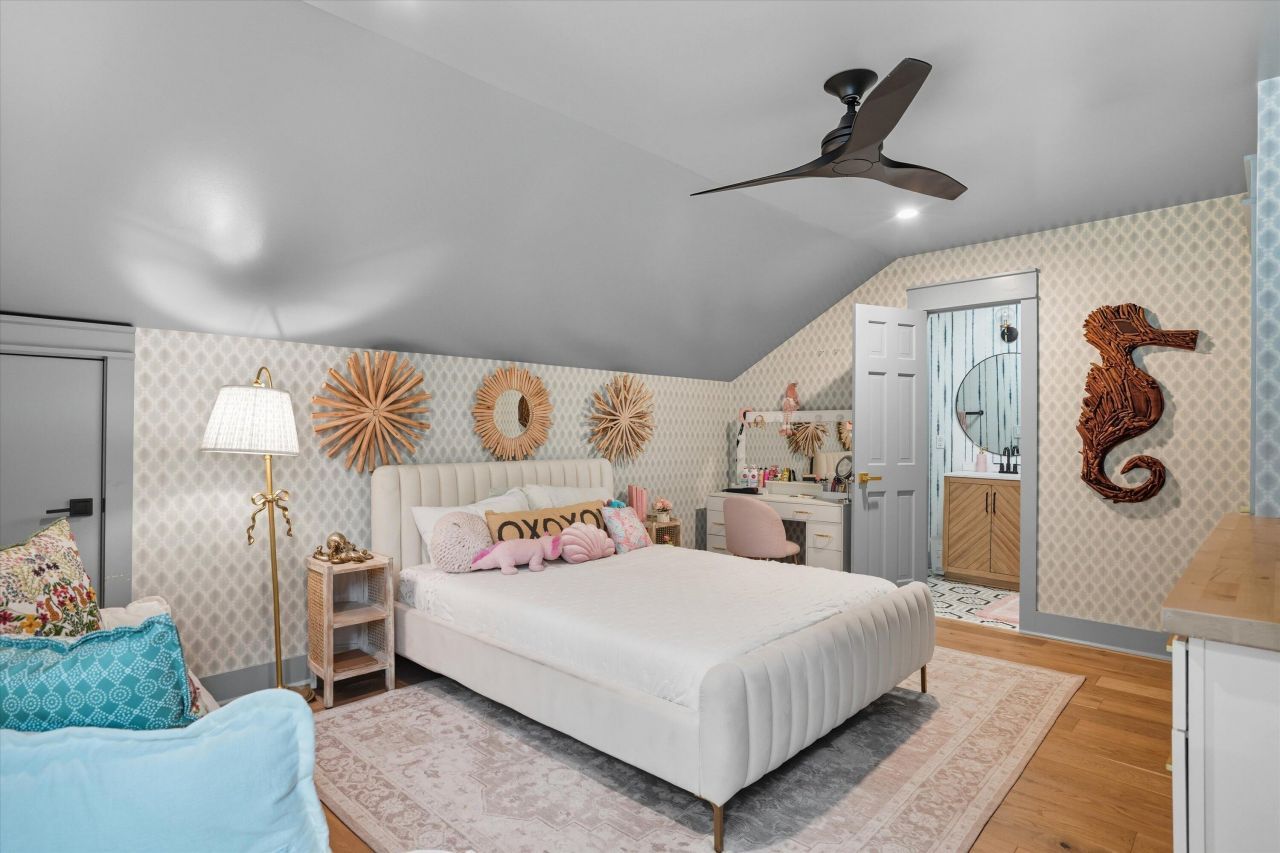 23 Edgewater Alley Photo 44