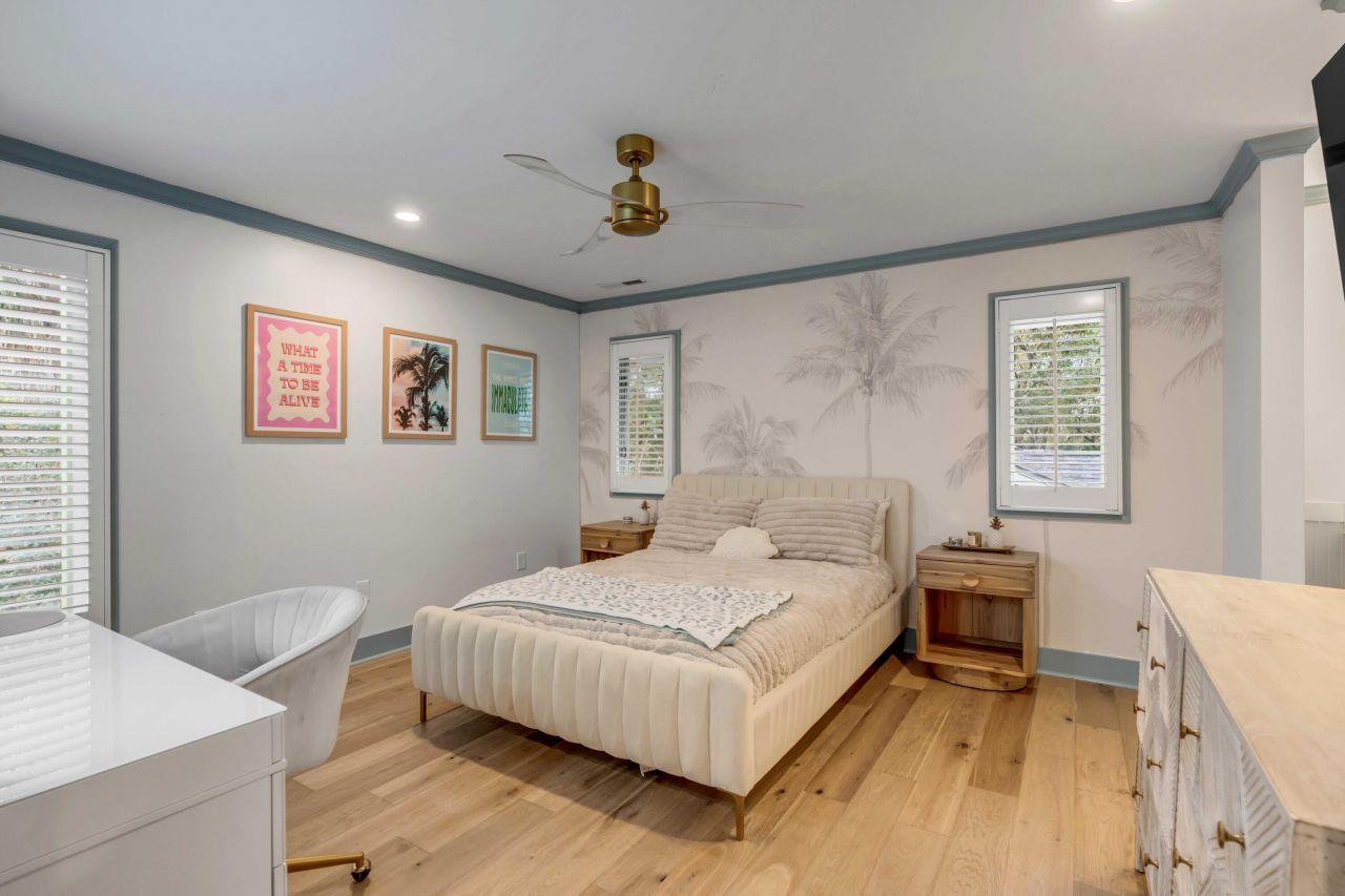 23 Edgewater Alley Photo 51