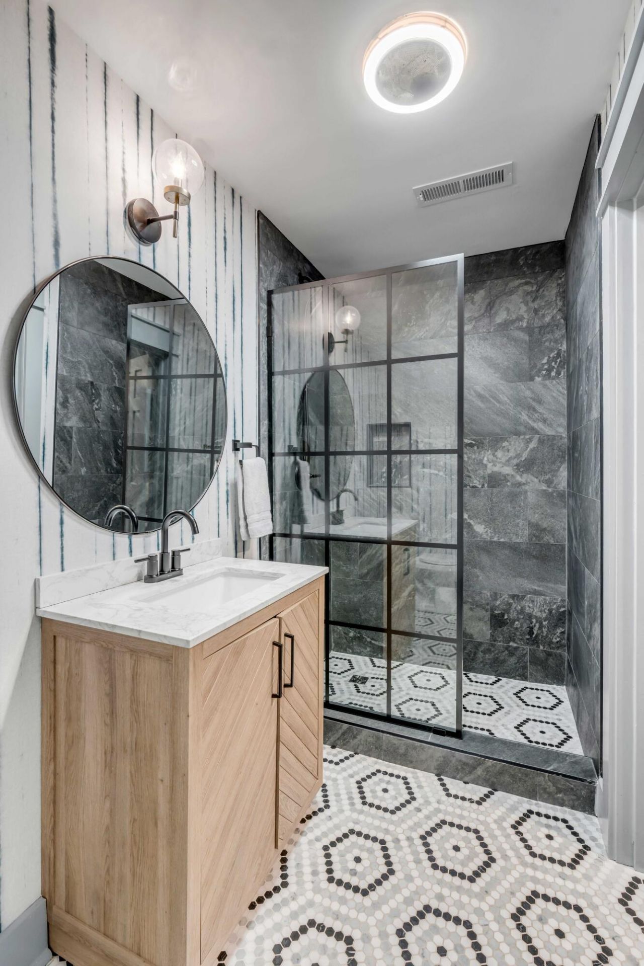 23 Edgewater Alley Photo 54