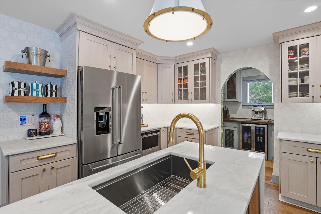 23 Edgewater Alley Photo 8