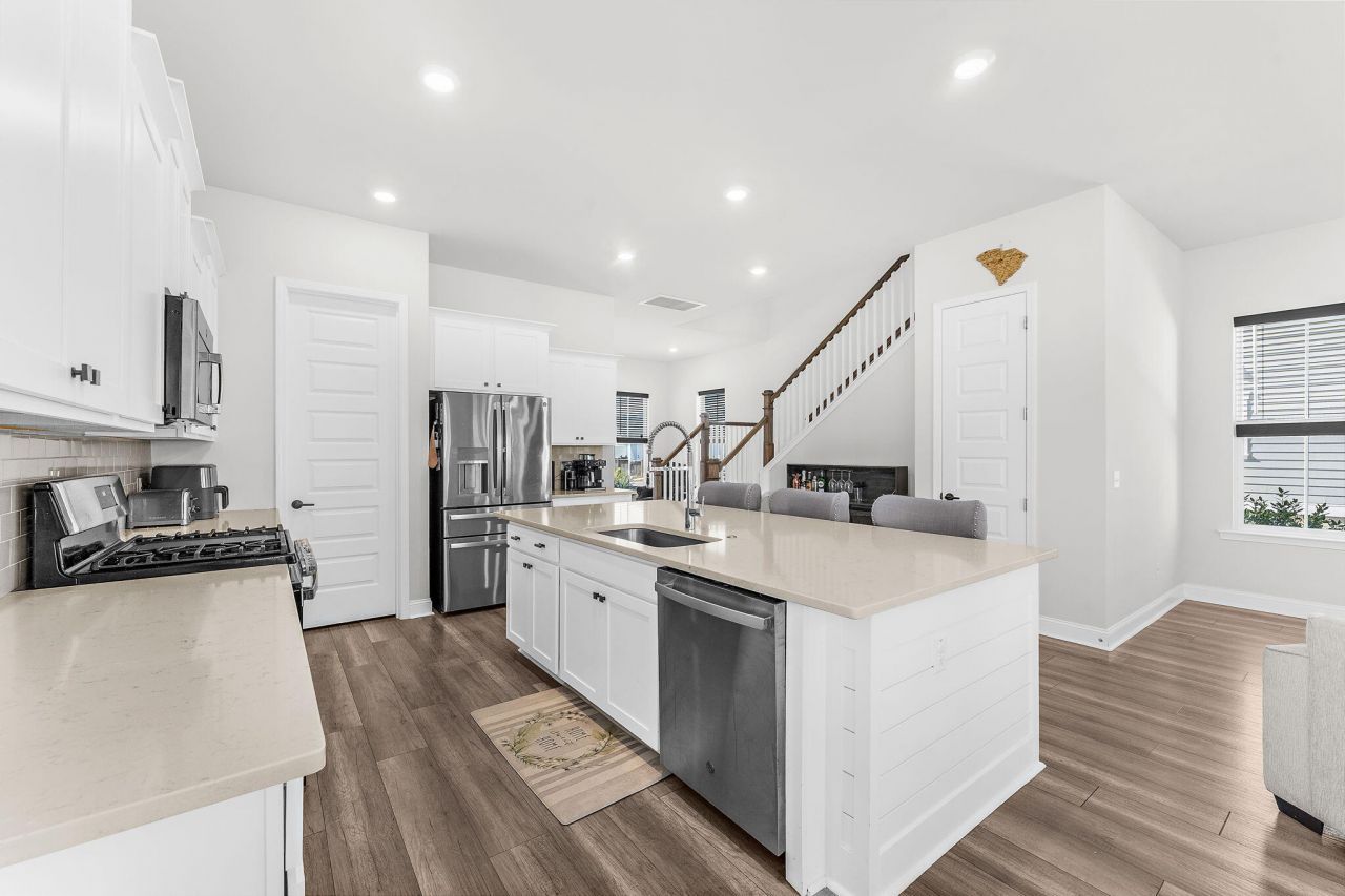 399 Woodgate Way Photo 11