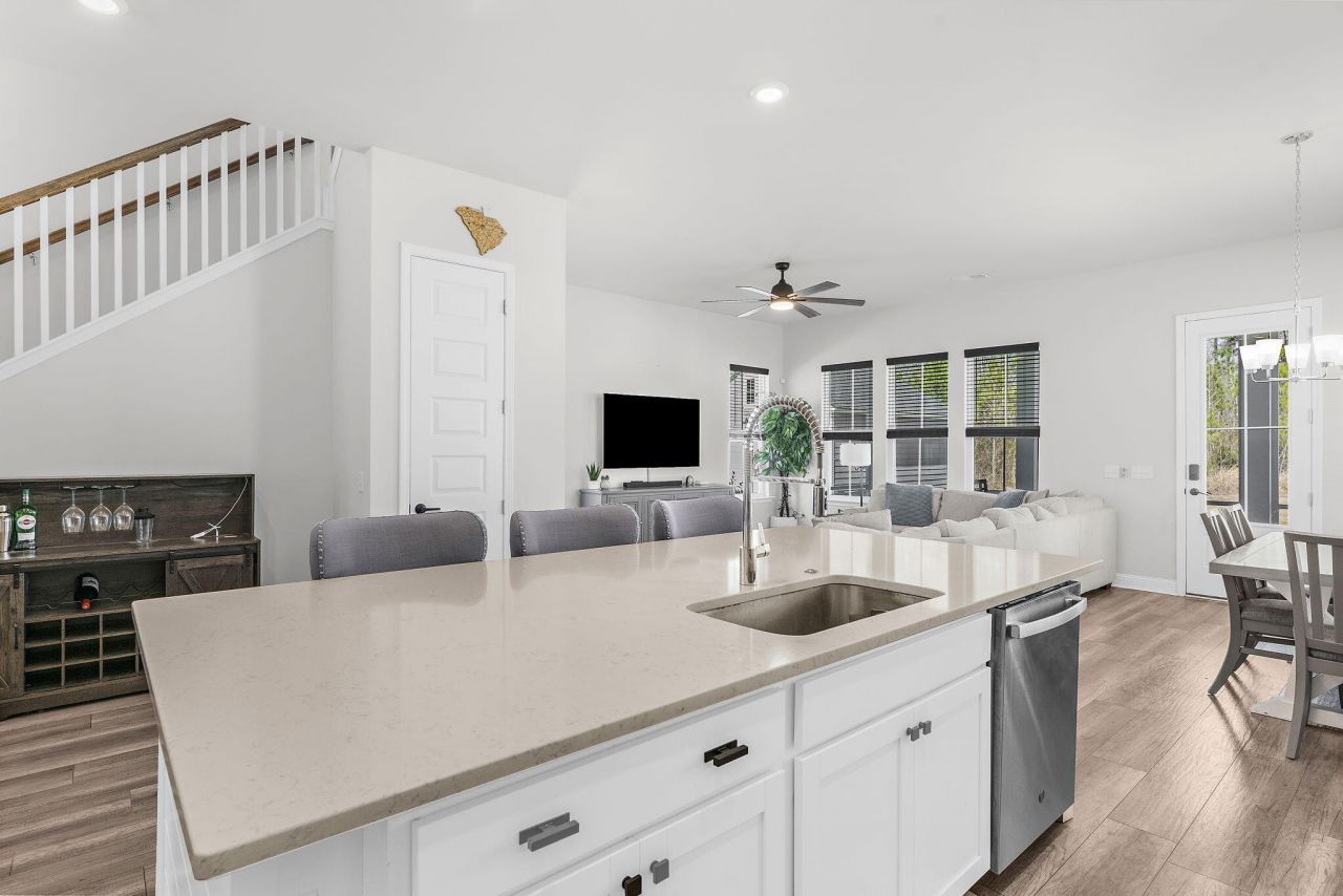 399 Woodgate Way Photo 12