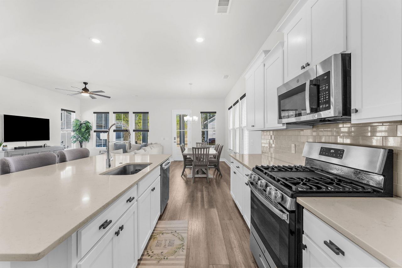 399 Woodgate Way Photo 13