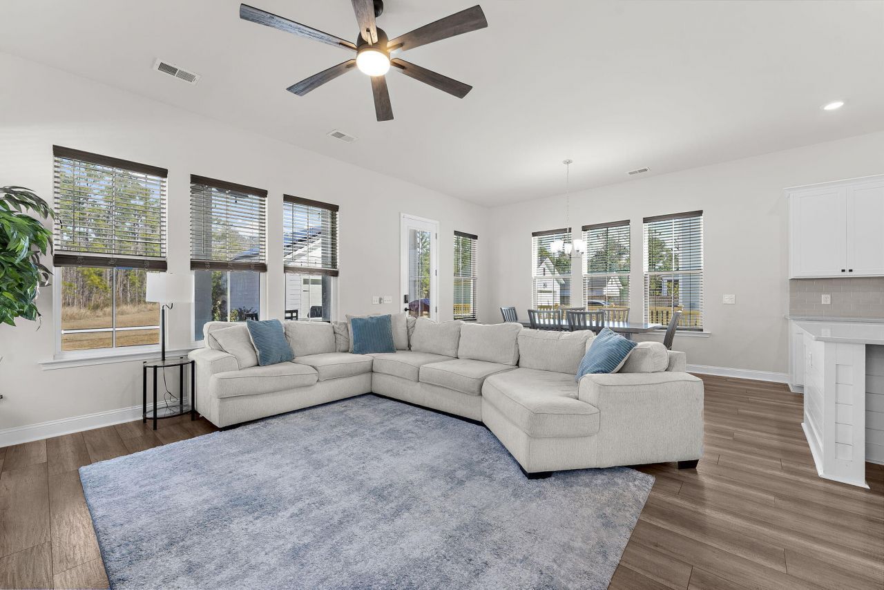 399 Woodgate Way Photo 15