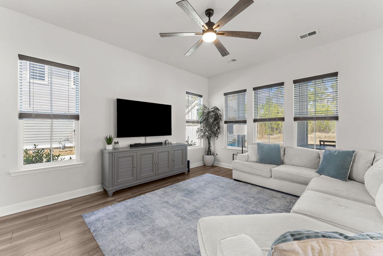 399 Woodgate Way Photo 16