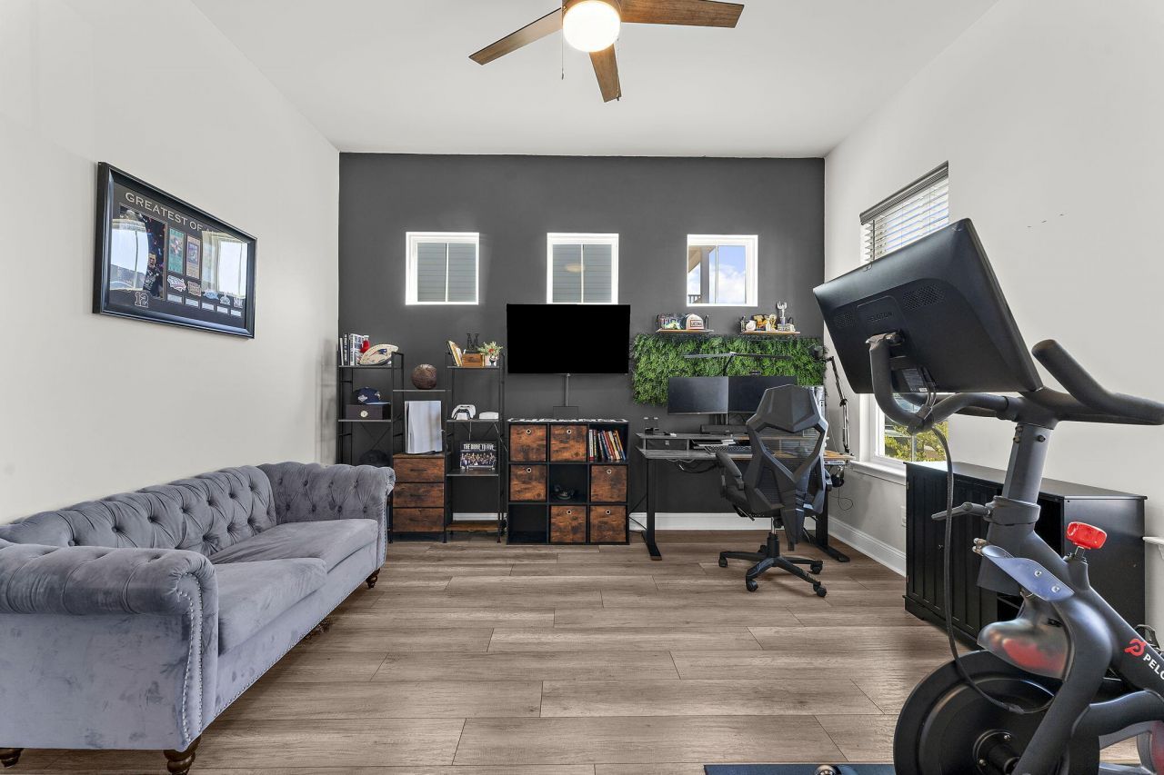 399 Woodgate Way Photo 22