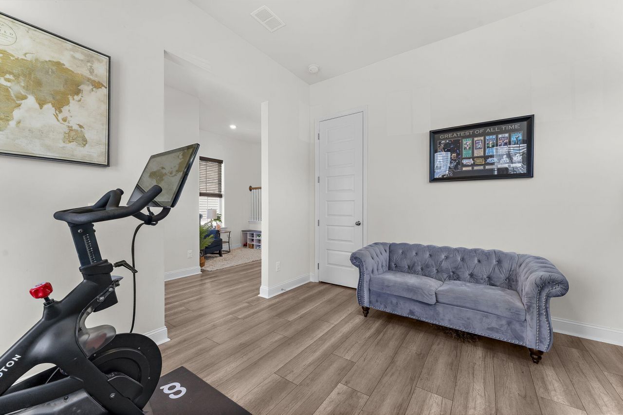 399 Woodgate Way Photo 23