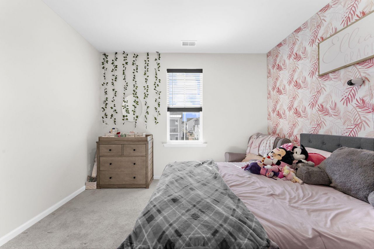 399 Woodgate Way Photo 34