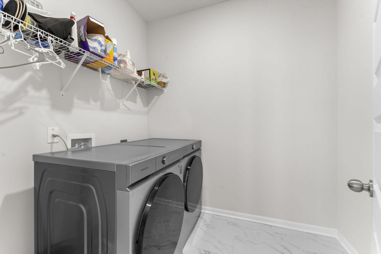 399 Woodgate Way Photo 39