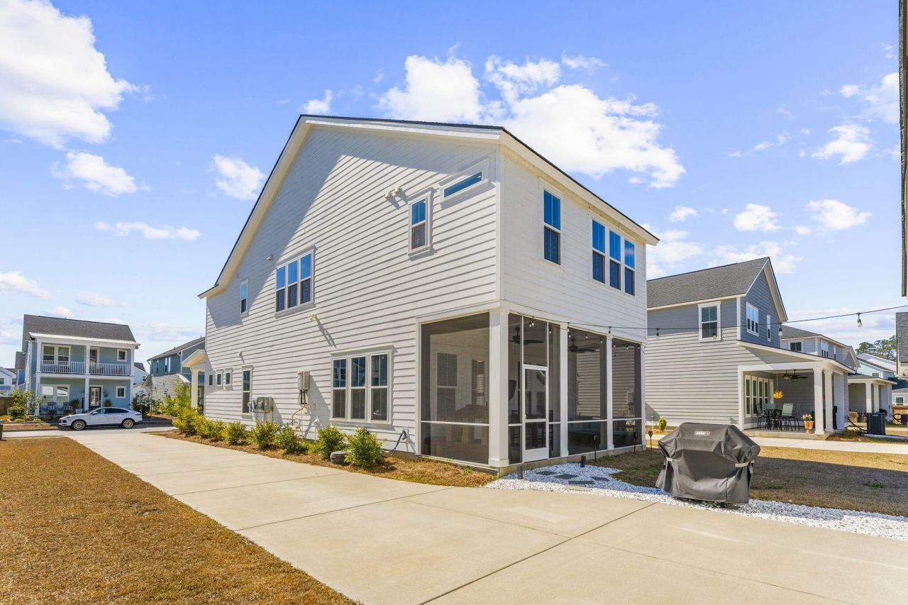 399 Woodgate Way Photo 43