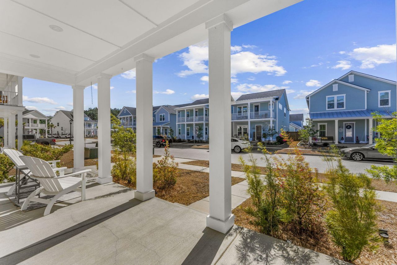 399 Woodgate Way Photo 5