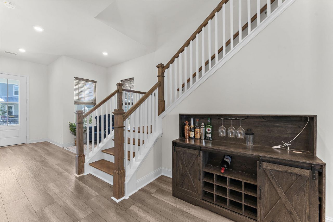 399 Woodgate Way Photo 8