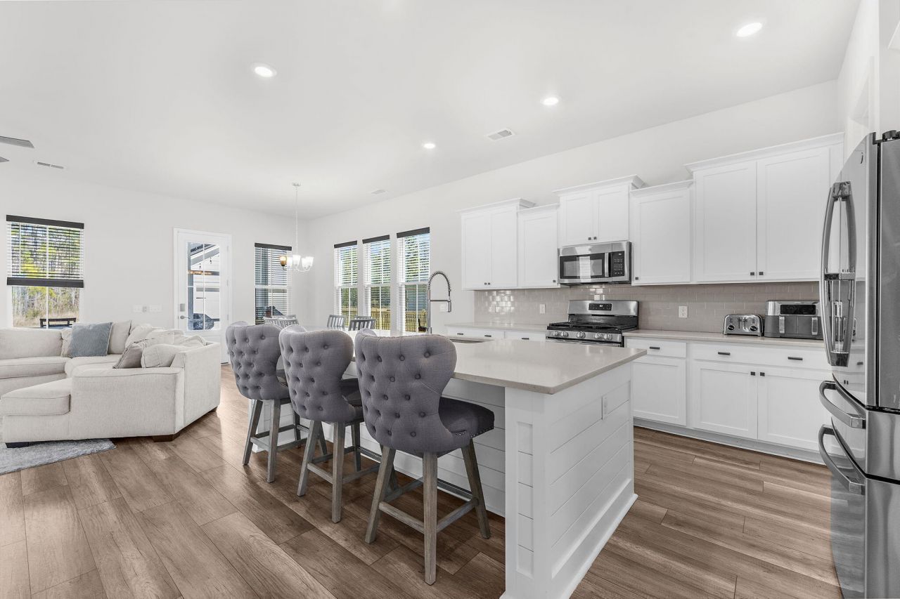 399 Woodgate Way Photo 9