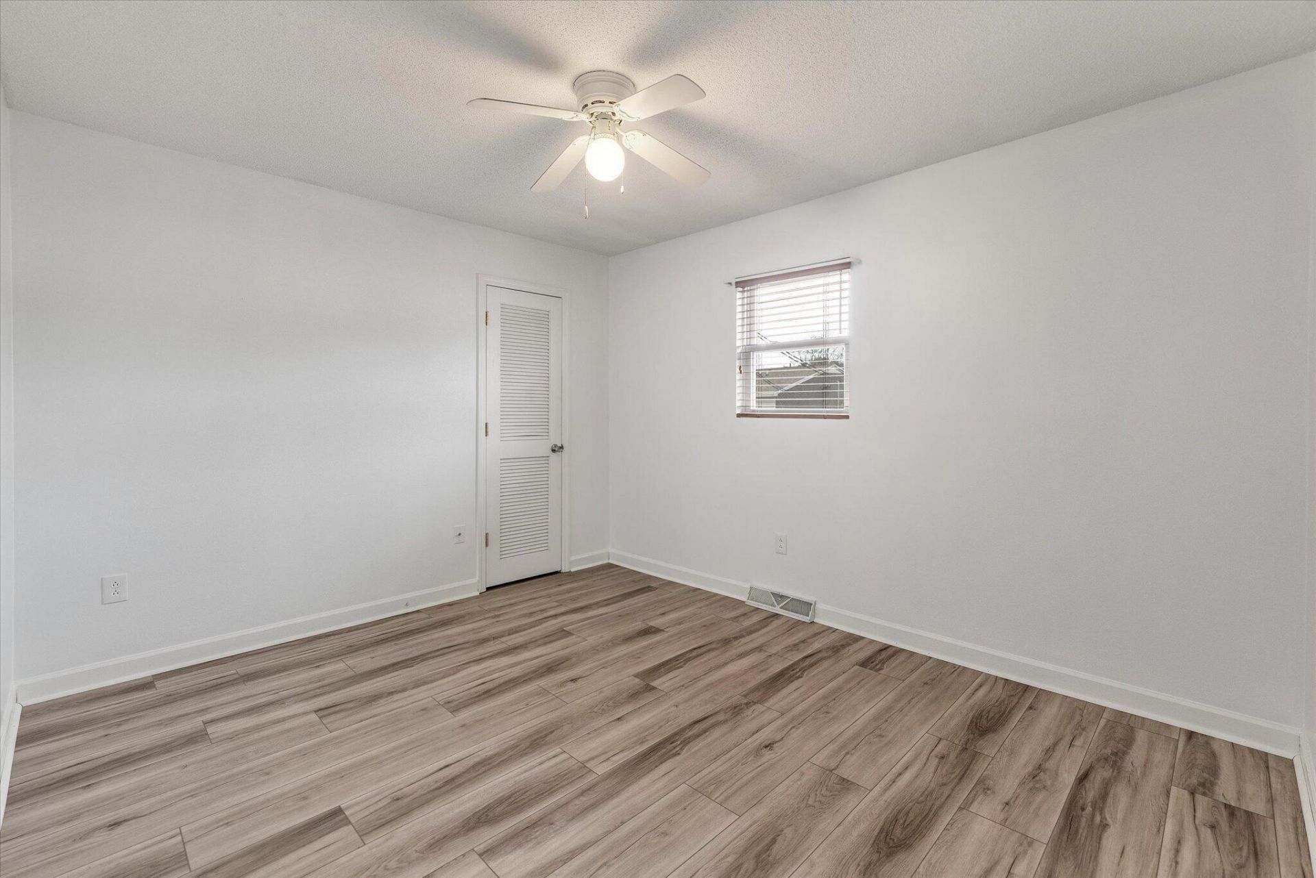 1860 Mepkin Road Photo 16