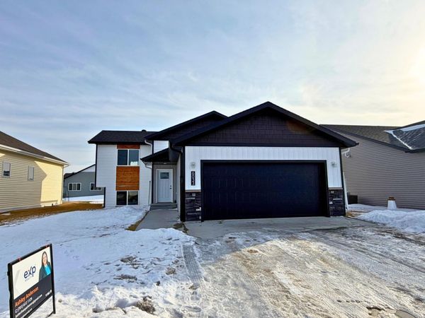 6033 78th Avenue S, Horace, ND 58047