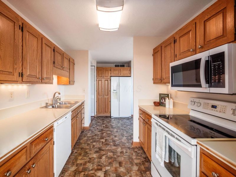 1000 Urlin Avenue, Unit 920, Columbus, OH 43212 Photo 18