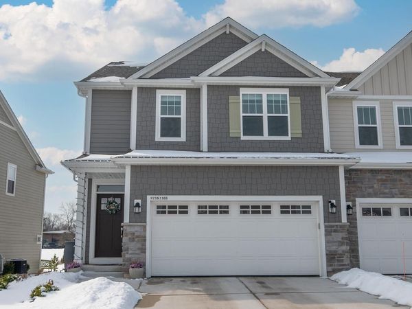 W73N1165 Augusta LANE, Cedarburg, WI 53012