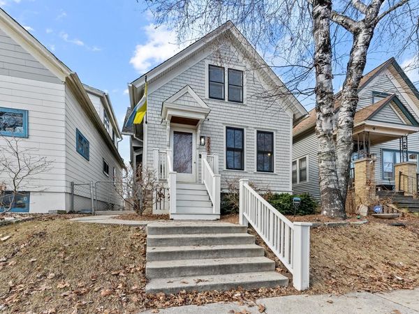 2555 N Pierce STREET, Milwaukee, WI 53212