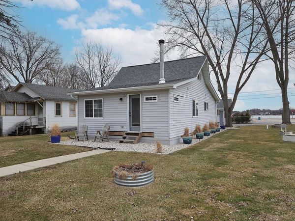 7573 335th AVENUE, Burlington, WI 53105