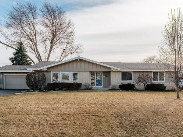 13715 W Park AVENUE, New Berlin, WI 53151