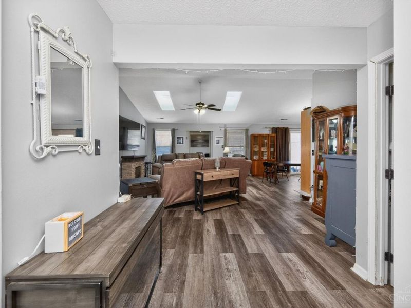 410 Waterstone Court, Trenton, OH 45067 Photo 4