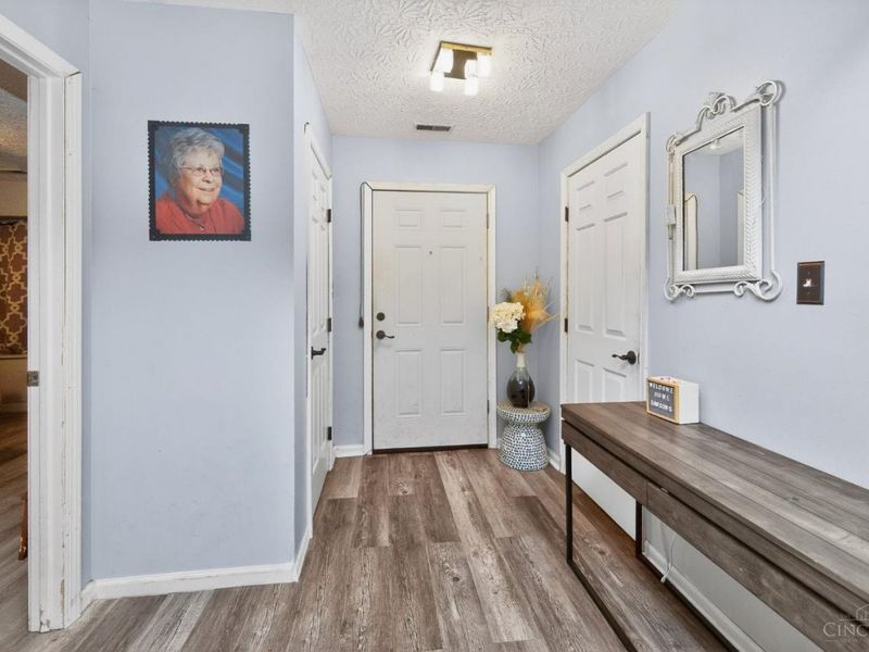 410 Waterstone Court, Trenton, OH 45067 Photo 5