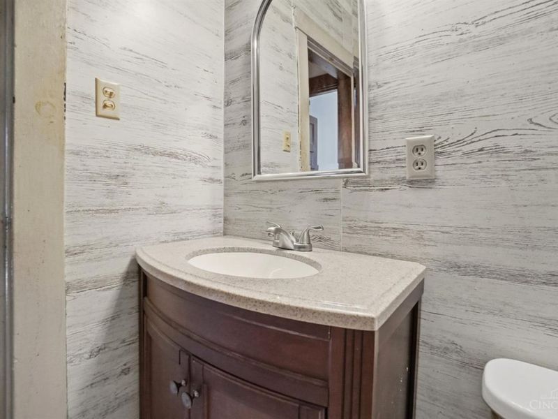 1319 Schirmer Avenue, Cincinnati, OH 45230 Photo 18