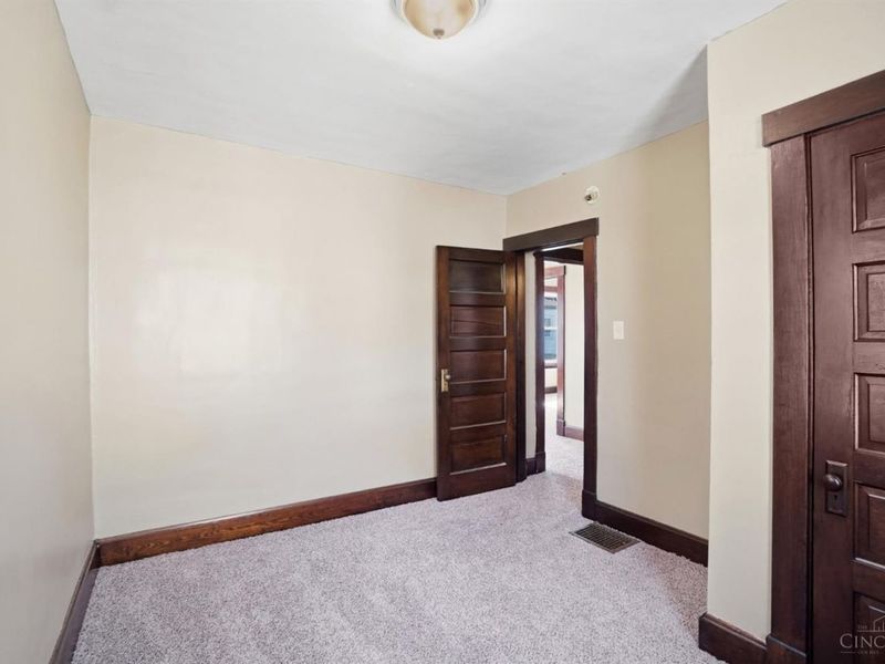 1319 Schirmer Avenue, Cincinnati, OH 45230 Photo 6