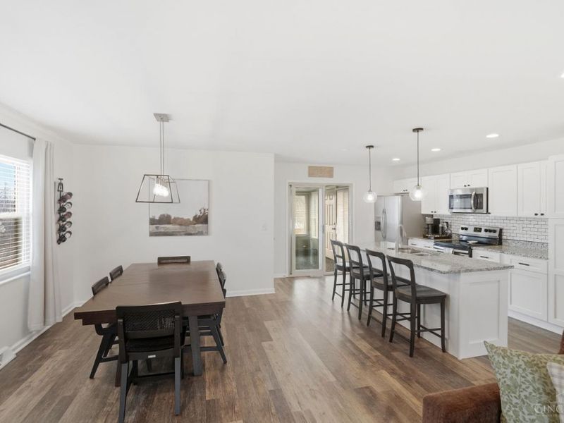 6278 Seiler Drive, Green Township, OH 45239 Photo 10