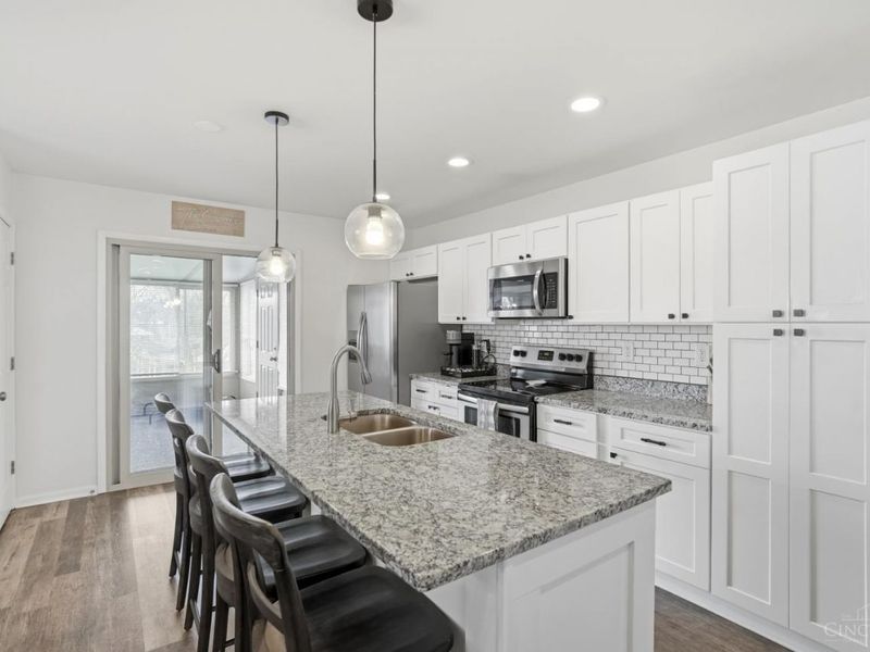 6278 Seiler Drive, Green Township, OH 45239 Photo 12