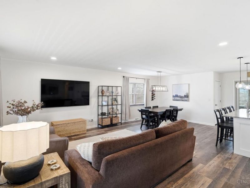 6278 Seiler Drive, Green Township, OH 45239 Photo 5