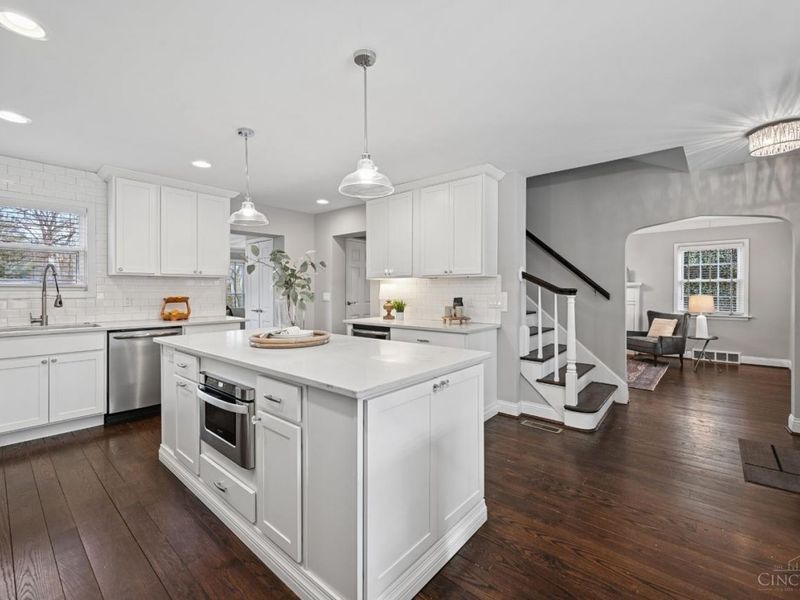 1005 Richwood Circle, Cincinnati, OH 45208 Photo 6