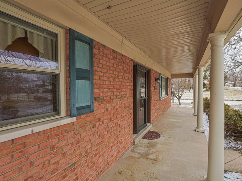 9606 Millbrook Drive, Springfield Twp., OH 45231 Photo 2