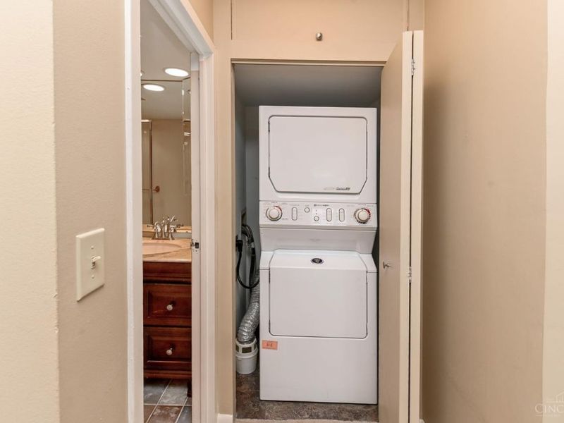 2444 Madison Road, Unit 1409, Cincinnati, OH 45208 Photo 24