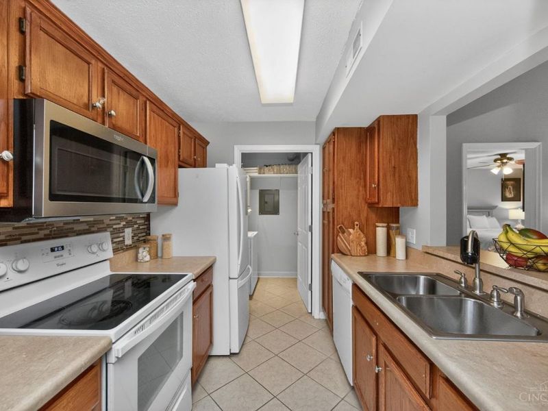 3211 Heritage Square Dr, Unit 12, Colerain Township, OH 45251 Photo 15