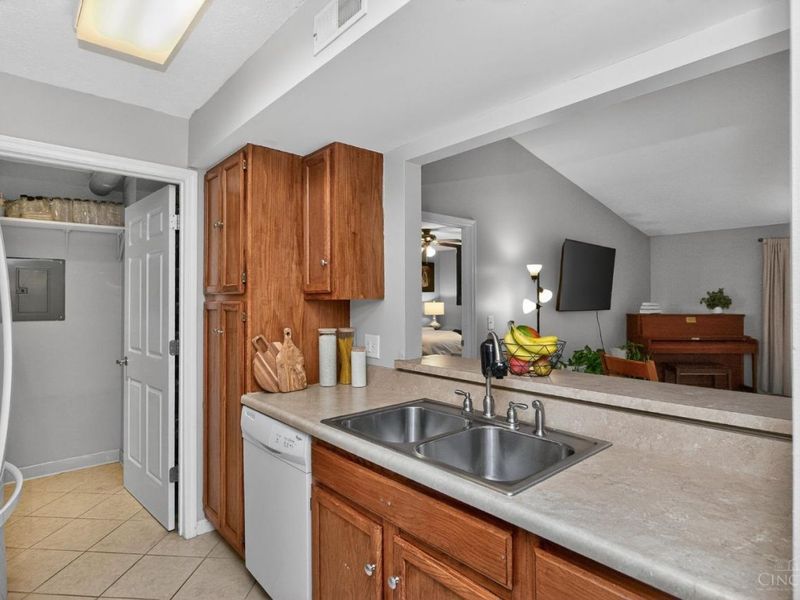 3211 Heritage Square Dr, Unit 12, Colerain Township, OH 45251 Photo 16